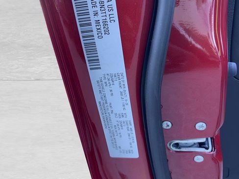 New 2026 Jeep Compass Latitude image 44