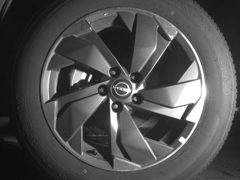 Used 2025 Nissan Rogue SV image 12