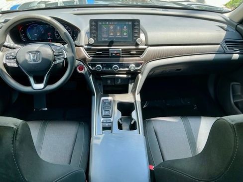 Used 2018 Honda Accord EX image 17