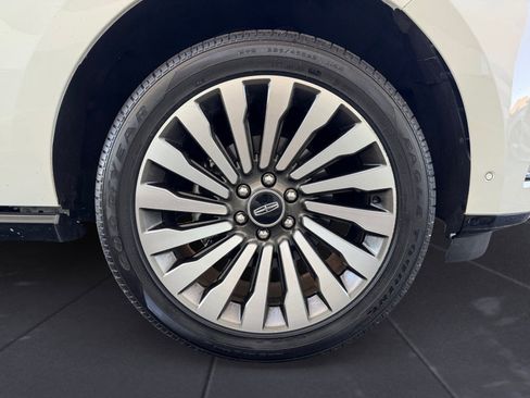 Used 2021 Lincoln Navigator L Reserve w/ Luxury Package image 14