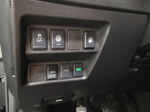 Used 2020 Nissan Rogue S AWD/4WD image 25