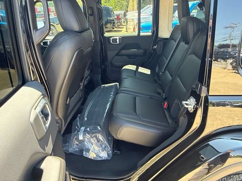 New 2026 Jeep Wrangler Unlimited Sahara AWD/4WD image 19