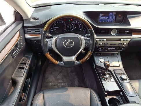 Used 2014 Lexus ES 350 w/ Premium Package FWD image 12