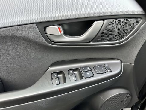 Used 2021 Hyundai Kona Ultimate w/ Cargo Package image 12