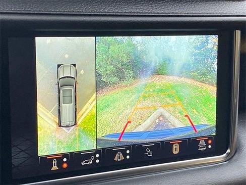 Used 2023 GMC Yukon XL Denali w/ Denali Reserve Package image 26