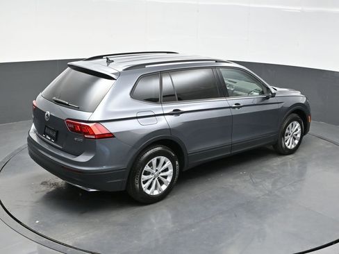 Used 2020 Volkswagen Tiguan S image 32