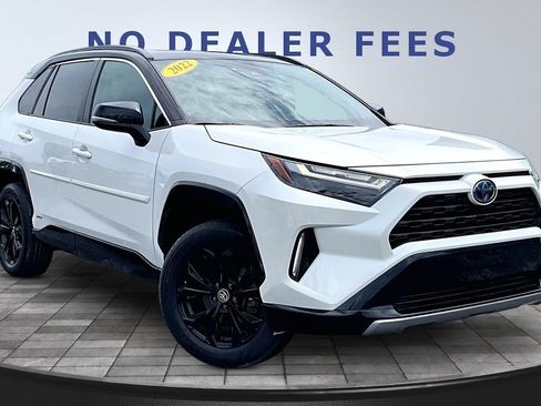 Used 2022 Toyota RAV4 XSE w/ XSE Grade Weather Package AWD/4WD image 3