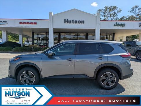 Used 2024 Nissan Rogue SV AWD/4WD image 1