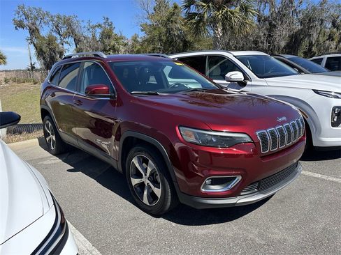 Used 2019 Jeep Cherokee Limited image 1