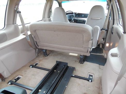 Used 1995 Ford Windstar LX image 24