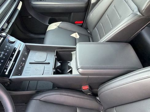 Used 2025 Hyundai Santa Fe Calligraphy FWD image 19