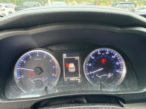 Used 2019 Toyota Highlander LE FWD image 8