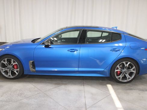 Used 2020 Kia Stinger GT1 RWD image 6