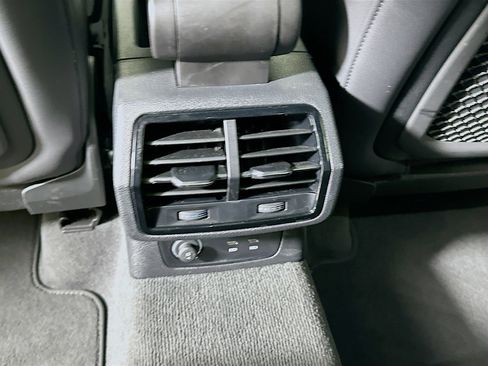 Used 2025 Audi Q3 2.0T Premium image 27