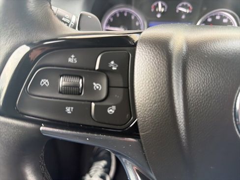 Used 2023 Buick Enclave Essence image 17