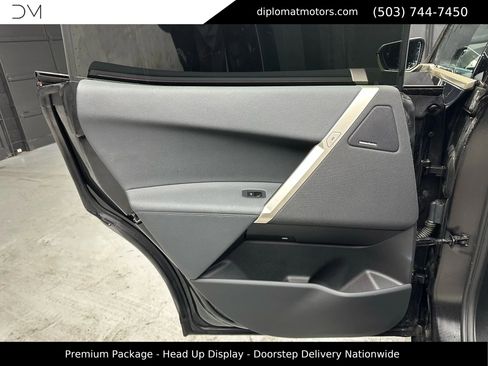 Used 2022 BMW iX xDrive50 w/ Premium Package image 27