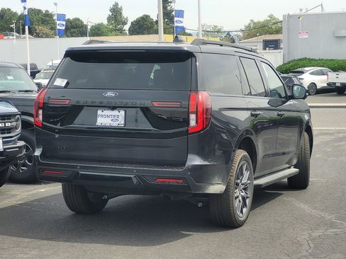 New 2026 Ford Expedition Platinum image 34