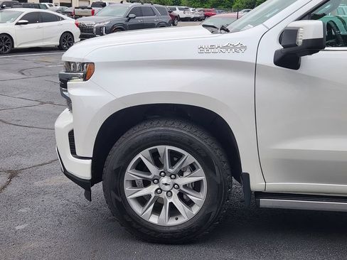 Used 2021 Chevrolet Silverado 1500 High Country w/ Technology Package AWD/4WD image 7