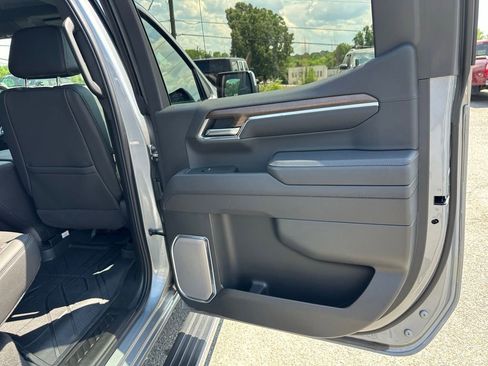 Used 2025 Chevrolet Silverado 1500 High Country w/ High Country Premium Package AWD/4WD image 24