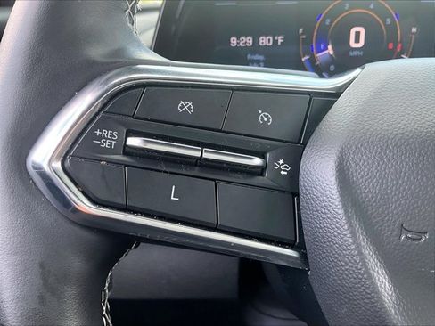 Used 2025 Chevrolet Traverse LT FWD image 20