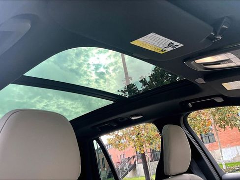 New 2026 Volvo XC90 T8 Plus AWD/4WD image 35