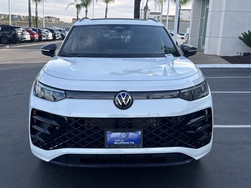 New 2026 Volkswagen Tiguan SE R-Line FWD image 3