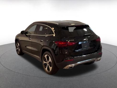 Used 2025 Mercedes-Benz GLA 250 4MATIC image 11
