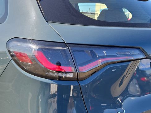 Certified 2024 Honda HR-V LX image 11