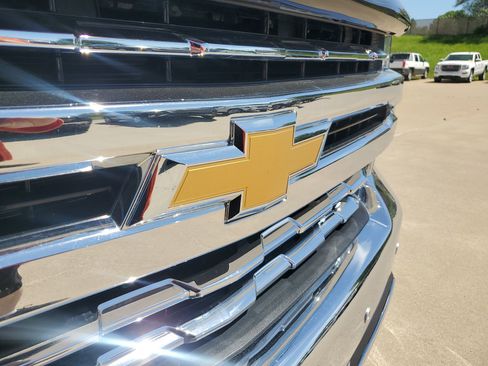 Used 2022 Chevrolet Silverado 1500 LTZ AWD/4WD image 36