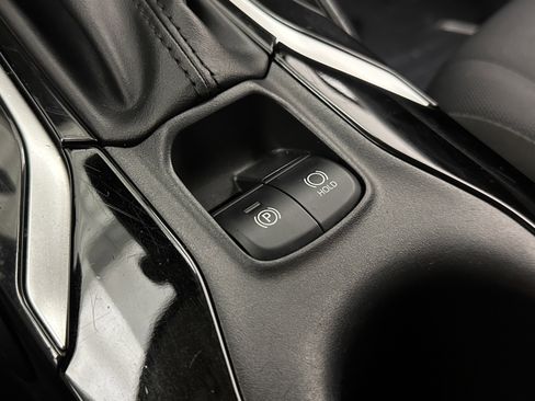 Used 2022 Toyota Corolla LE image 19