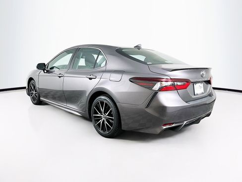 Used 2023 Toyota Camry SE FWD image 5