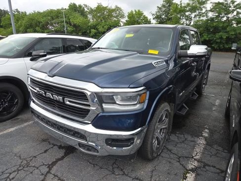Used 2022 RAM 1500 Laramie AWD/4WD image 2