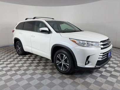 Used 2018 Toyota Highlander Plus w/ Carpet Mat Package (TMS)