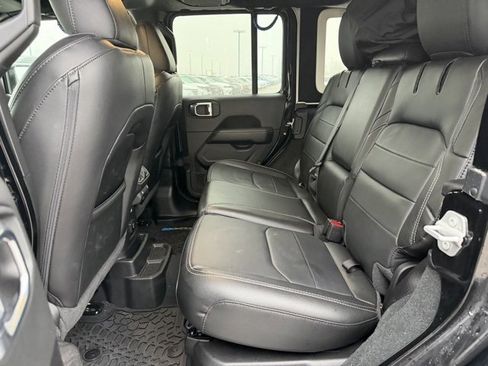 Used 2022 Jeep Wrangler Unlimited Sahara w/ Cold Weather Group image 10