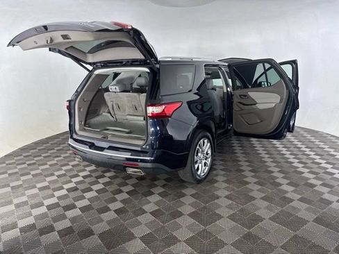 Used 2020 Chevrolet Traverse Premier w/ LPO, Roadside Safety Package AWD/4WD image 16