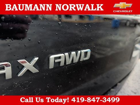 Used 2022 Chevrolet Trax LT w/ LT Convenience Package AWD/4WD image 16