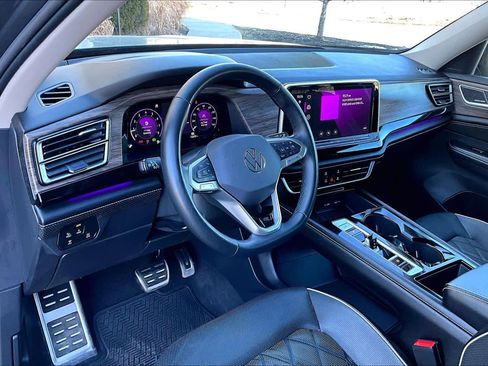 Used 2024 Volkswagen Atlas SEL Premium R-Line image 17