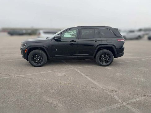 New 2026 Jeep Grand Cherokee Altitude image 6