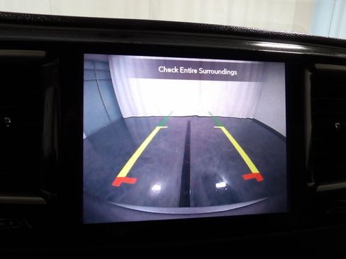 Used 2020 Chrysler Pacifica Touring-L Plus image 27