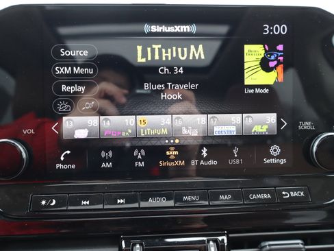 Used 2024 Nissan Pathfinder Platinum w/ Cargo Package image 20