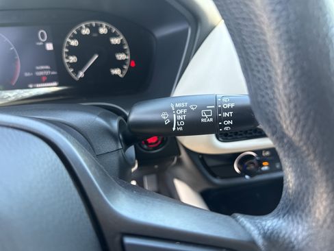 Used 2023 Honda HR-V LX image 23