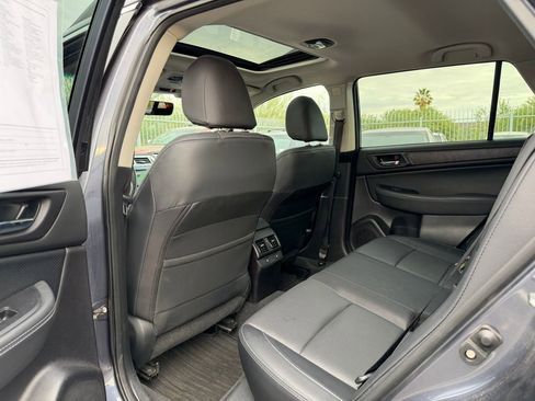 Used 2017 Subaru Outback 2.5i Limited image 6