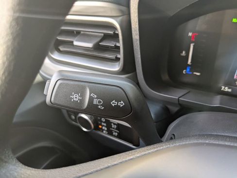 New 2025 Ford Maverick XL image 27