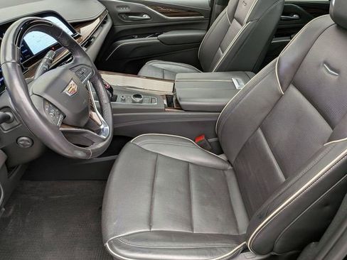 Certified 2024 Cadillac Escalade Premium Luxury AWD/4WD image 19