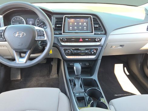 Used 2019 Hyundai Sonata SE FWD image 12