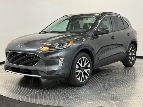 Used 2020 Ford Escape SEL image 3