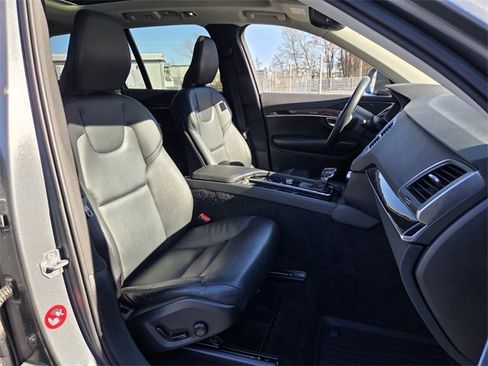 Used 2019 Volvo XC90 T5 Momentum w/ Protection Package Premier image 15