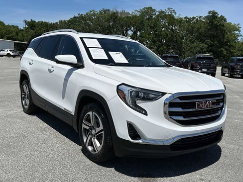 Used 2020 GMC Terrain SLT FWD image 1