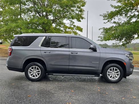 Used 2022 Chevrolet Tahoe LT w/ Luxury Package RWD image 6