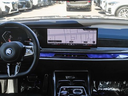 Used 2026 BMW 750e xDrive w/ Premium Package AWD/4WD image 9